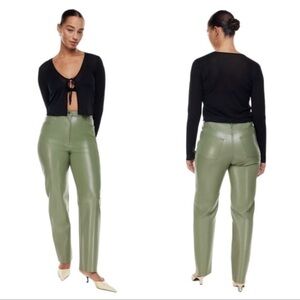 💚Aritzia Melina Pants in Bitter Sage 💚